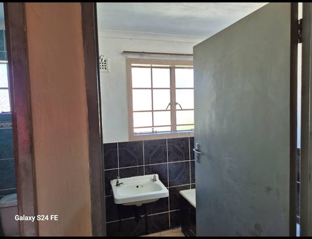 3 BEDROOM HOUSE FOR SALE IN GREENBURY